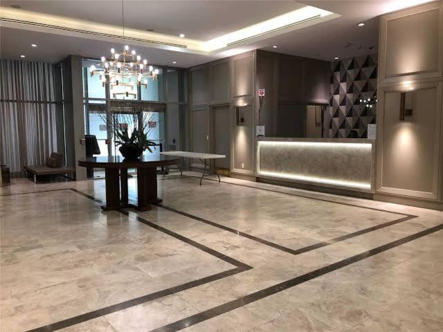 Luxury 2-Bedroom Apartment In Yorkville With The Best City View In Downtown 多伦多 外观 照片