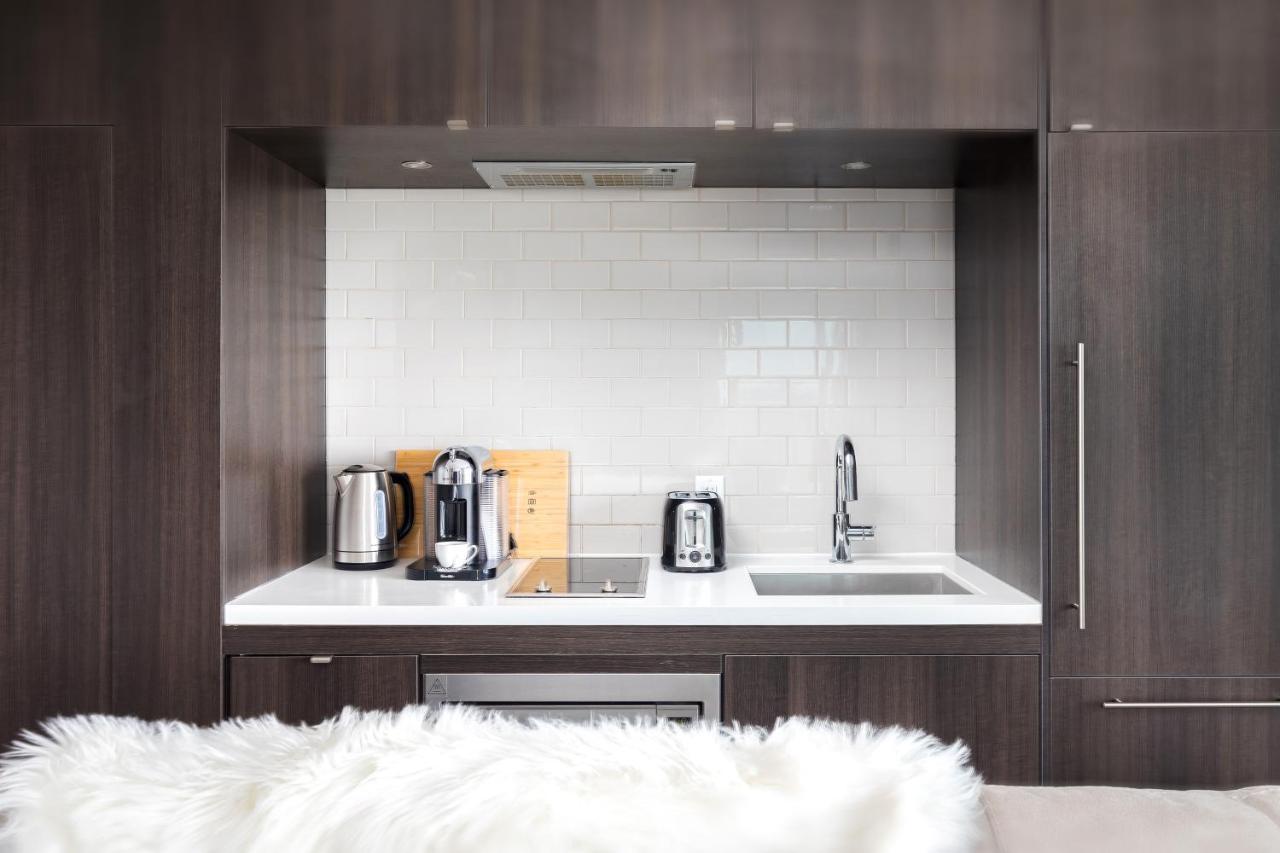 Luxury 2-Bedroom Apartment In Yorkville With The Best City View In Downtown 多伦多 外观 照片