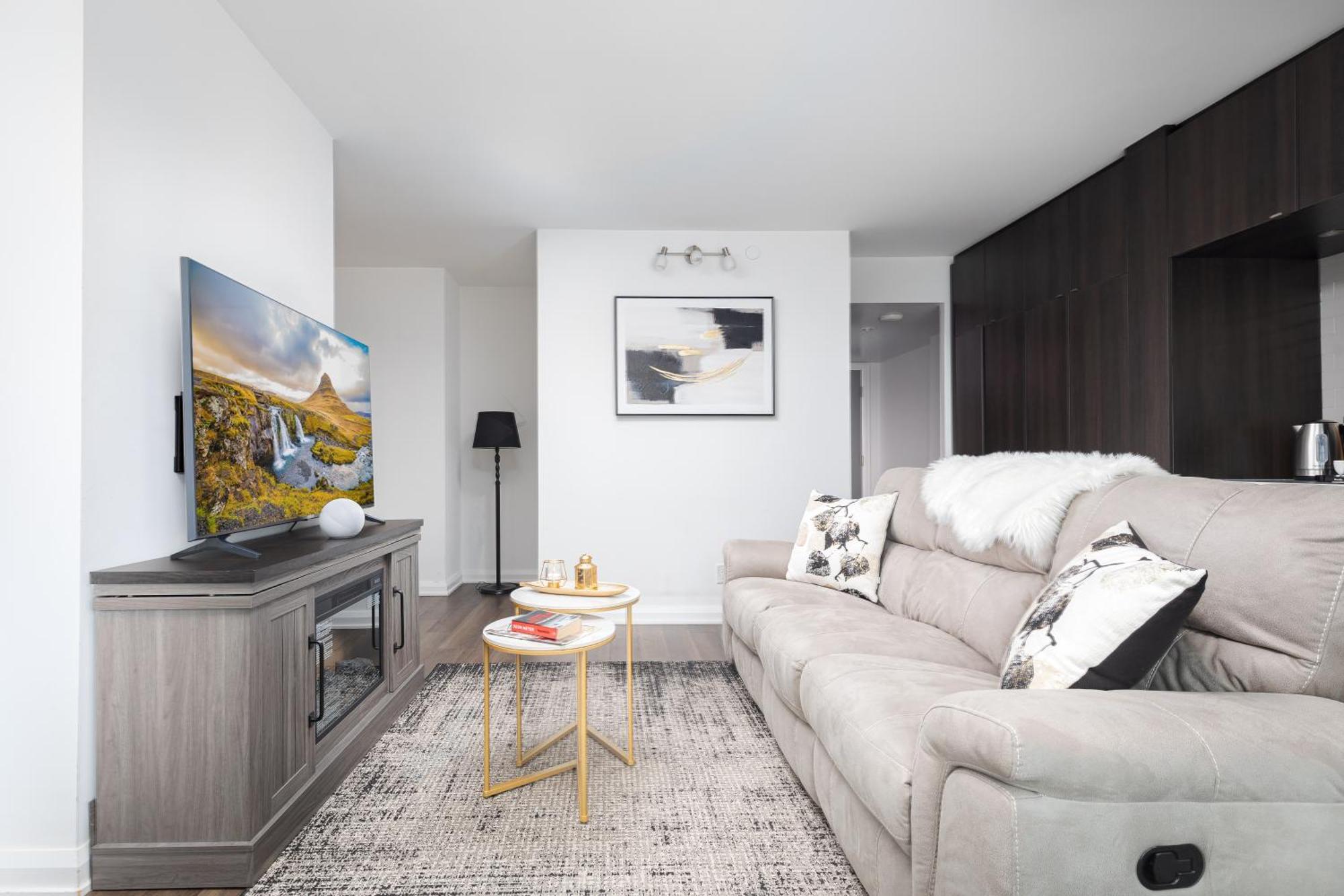 Luxury 2-Bedroom Apartment In Yorkville With The Best City View In Downtown 多伦多 外观 照片